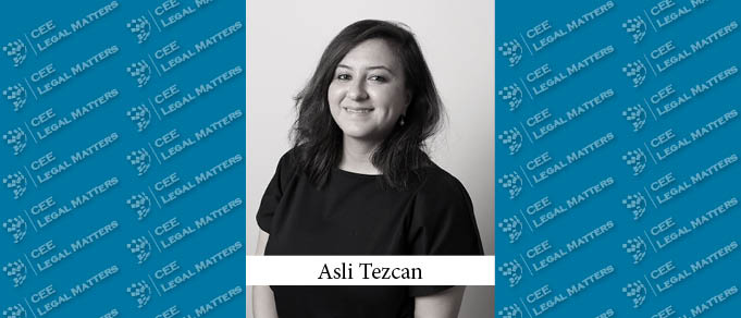 Asli Tezcan Returns to Acar & Ergonen