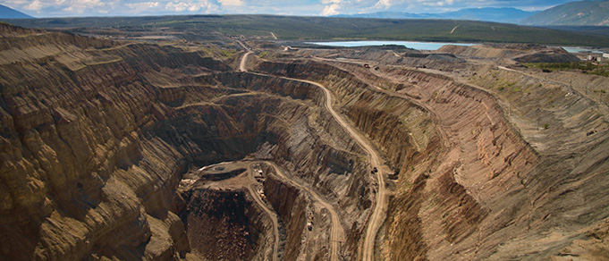 Akin Gump Advises Lukoil on Sale of Arkhangelskgeoldobycha Diamond Mining Company
